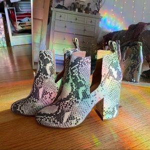Snake booties